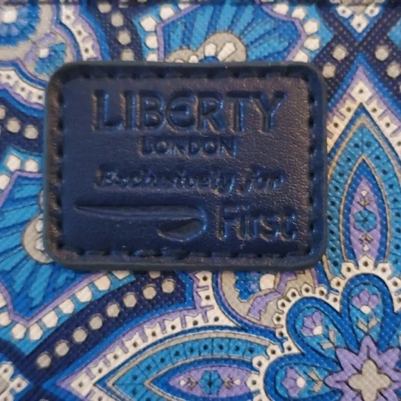 Liberty of London x British Airways First Class Amenity Kit Travel Bag - Picture 2 of 5